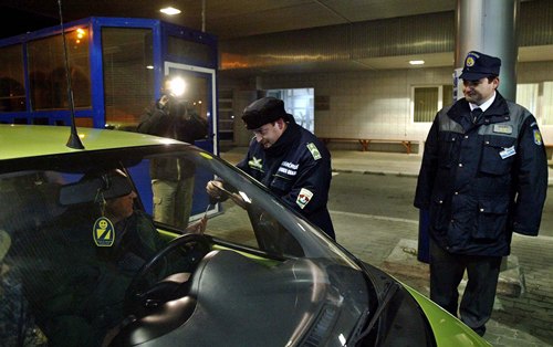 FRANCEZUL se plimba prin Europa cu buletinul fratelui său