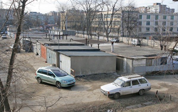 Garaje întinse pe 15 hectare la Galaţi. 20% din proprietari nu au maşini