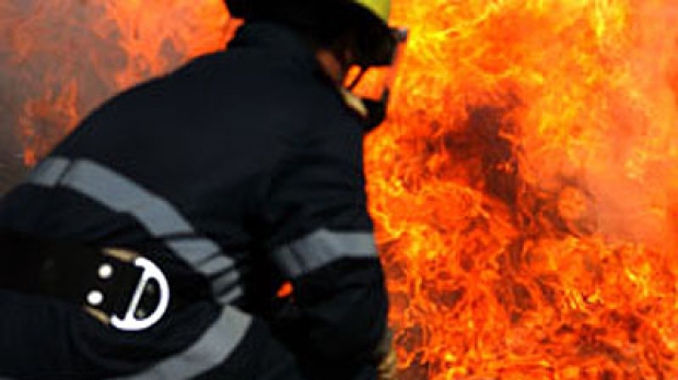 INCENDIU DEVASTATOR, în Maramureş. Cabana silvicultorilor din Valea Vaserului, DISTRUSĂ