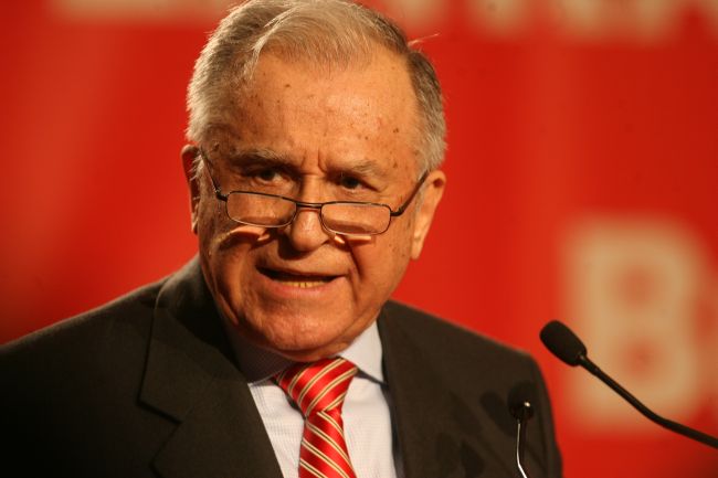 Ion Iliescu: Am discutat cu premierul pe tema revoluţionarilor şi se va rezolva conform legii