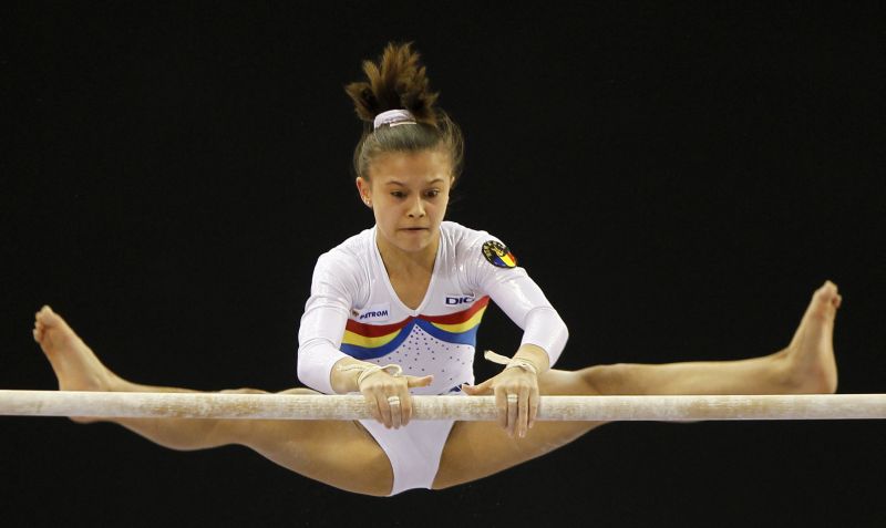 Larisa Iordache, AUR la sol și bârnă, Diana Bulimar, ARGINT la sol, la Cupa Mondială de la Doha