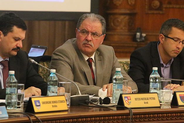 Lupte in PSD pentru desemnarea urmaşului preşedintelui CJ Argeş Constantin Nicolescu