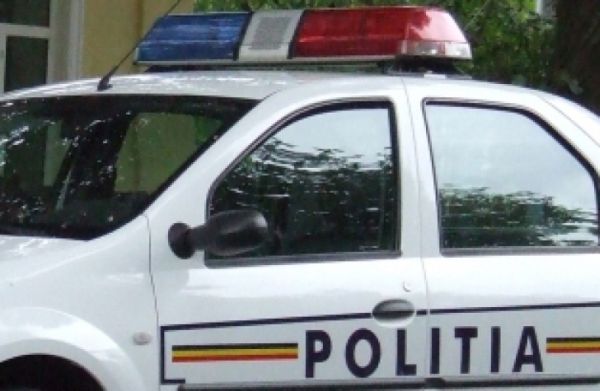 Mai multe împuşcături pe o stradă din Târgovişte- două maşini au fost avariate