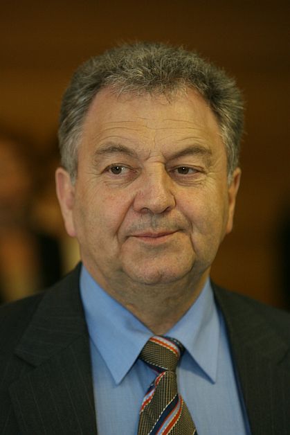 MĂSURĂ RADICALĂ: BNR a suspendat drepturile de vot ale lui CARABULEA la Carpatica
