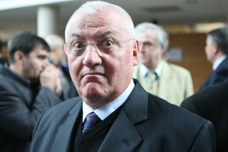 Mitică Dragomir, fost miliţian şi şef la LPF, minte ca un Oracol!