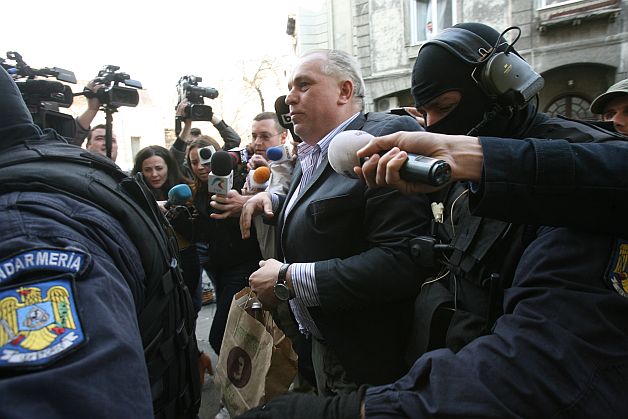 Nicuşor Constantinescu, preşedintele CJ Constanţa, s-a rugat la "Dumnezeul baronilor". E liber!