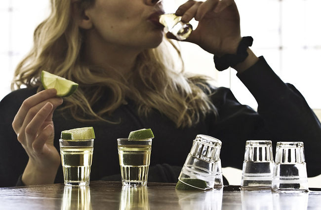 O băutură alcoolică poate preveni obezitatea și diabetul