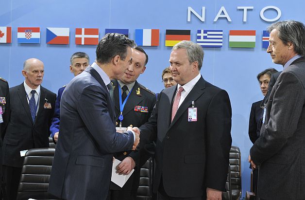 Obama cere NATO să fie pregătită să oprească Rusia