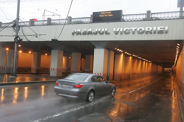 Oprescu vrea să spele pasajele din Capitală