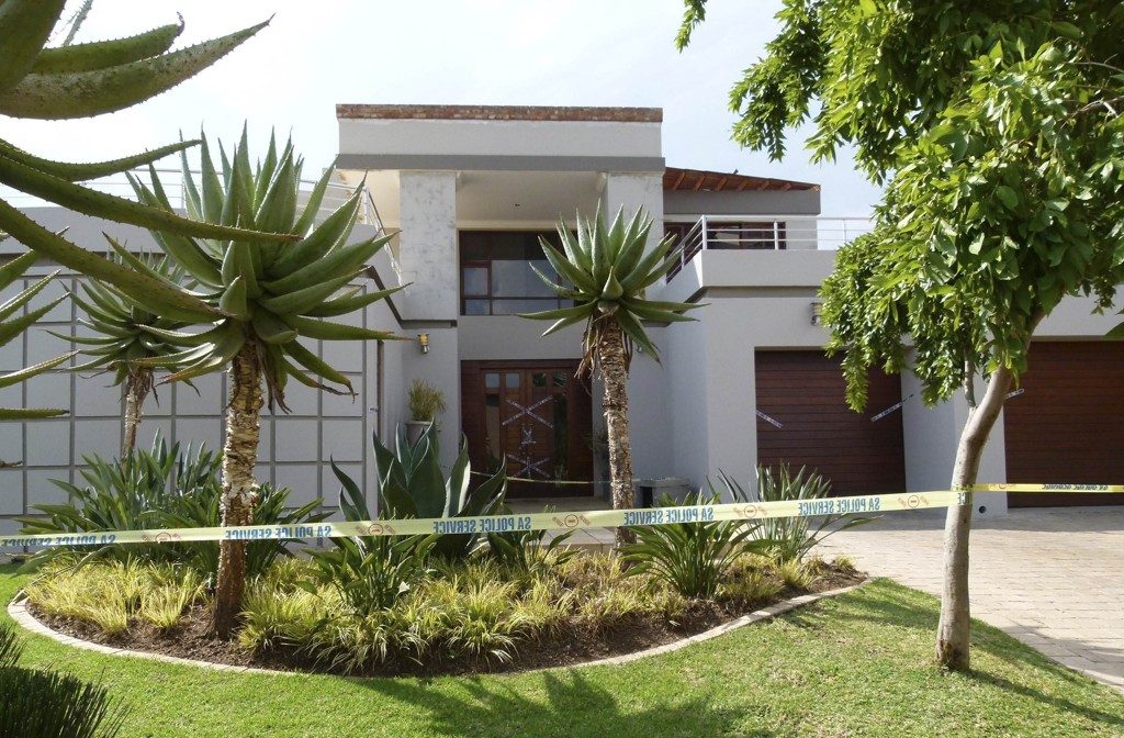 Oscar Pistorius îşi vinde casa în care şi-a împuşcat iubita, ca să plătească avocaţii