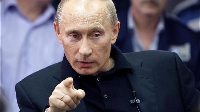 Putin: Rusia va construi un pod către Crimeea în valoare de trei miliarde de dolari