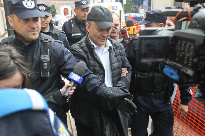 Regele asfaltului va fi cercetat sub control judiciar. Cornu va pleca acasă