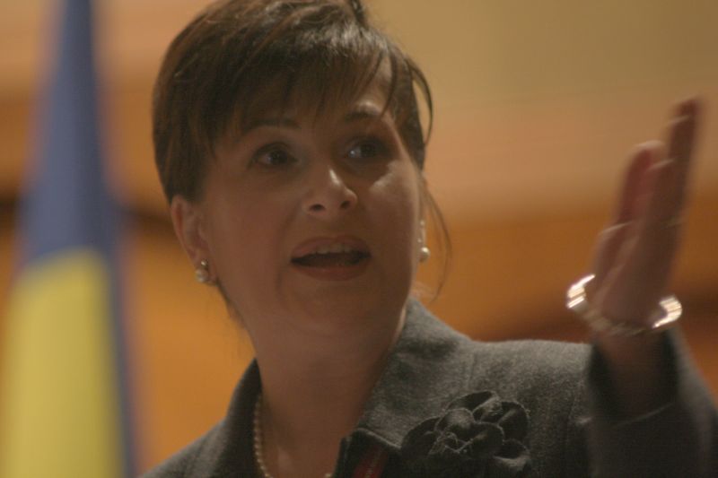 Rovana Plumb, noul ministru al Muncii, nu știe ce e acela SĂRAC