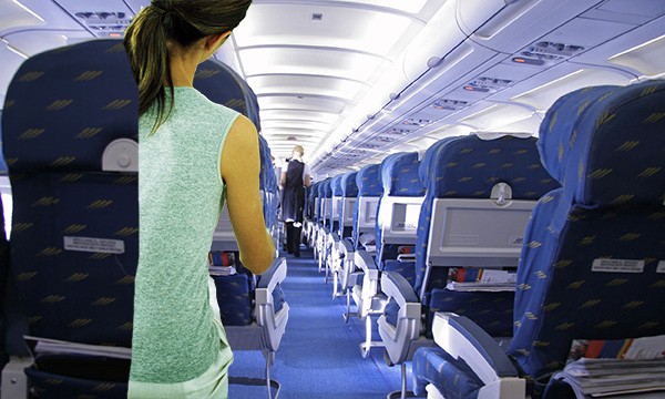 Secretul avionului din Malaezia: Cine este FEMEIA MISTERIOASĂ care l-a sunat pe căpitan? / VIDEO