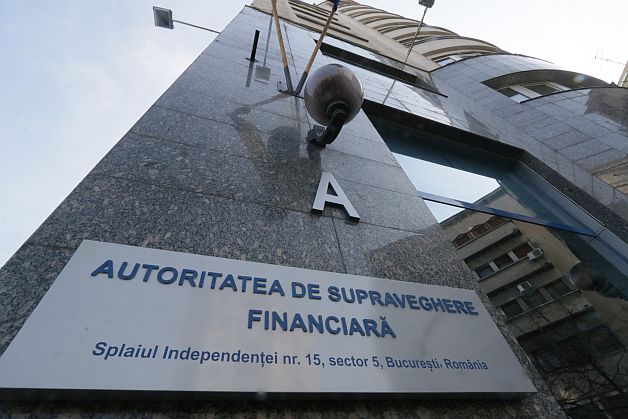 SITUAȚIE SCANDALOASĂ: Director în ASF cu patru salarii pe lună. Suma totală pe care o încasează e uriașă