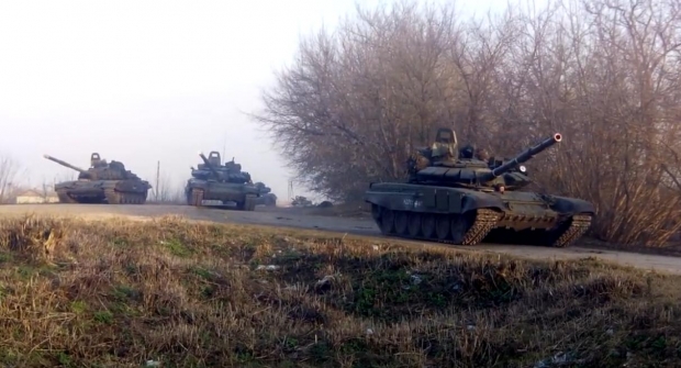 TANCURI DE ELITĂ ale armatei ruse au fost masate LA GRANIŢA cu Ucraina - VIDEO