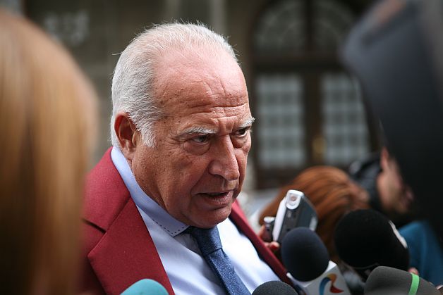 Turnătorul "Felix" a ajuns la disperare: contestă adeverinţa de necolaborare primită de Traian Băsescu