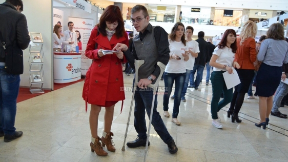 Un tânăr cu handicap din Iaşi a lăsat cu gura căscată cele mai tari multinaţionale