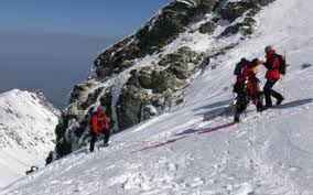 UPDATE. Trei turiști rătăciți în Masivul Retezat sunt căutați de salvamontiști. AU FOST GĂSIȚI, TEFERI.