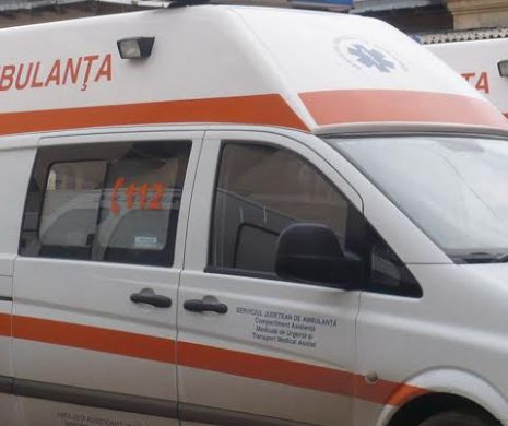 Accident mortal în Mureş. Un tânăr şi-a pierdut viaţa după ce a intrat cu maşina într-un TIR