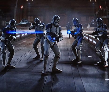 Armament SF, în dotarea marinei americane: Tunuri electromagnetice şi lasere împotriva dronelor | FOTO / VIDEO