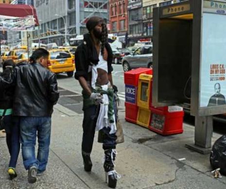 Ciudaţii din New York. Oameni care sunt din altă lume | GALERIE FOTO