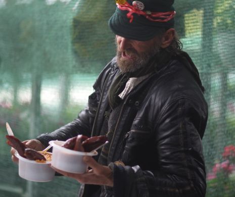 Cum arată MASA SĂRACILOR de Paște I GALERIE FOTO