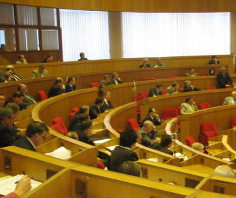 După 22 de ani de la prăbușirea URSS, Republica Moldova interzice pașapoartele sovietice