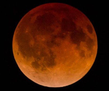Imagini spectaculoase cu LUNA DE SÂNGE. S-a întâmplat noaptea trecută | GALERIE FOTO