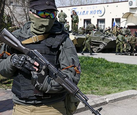 Militanții pro-ruși din estul Ucrainei atacă și jefuiesc romii. Tătarii din Crimeea, concediați dacă nu acceptă cetățenia rusă