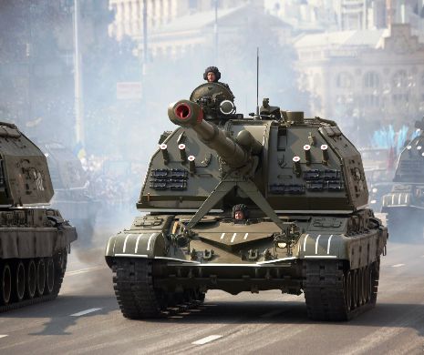 O coloană de blindate ucrainene se află la 40 de kilometri de Slaviansk