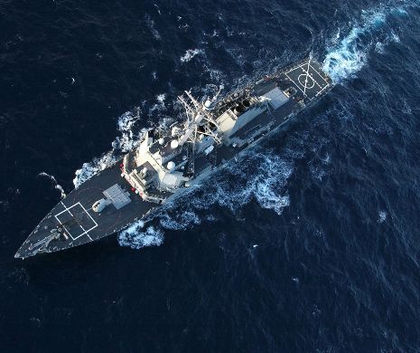 Pentagonul: Un avion militar rus a trecut de 12 ori pe deasupra distrugătorului Donald Cook, în Marea Neagră