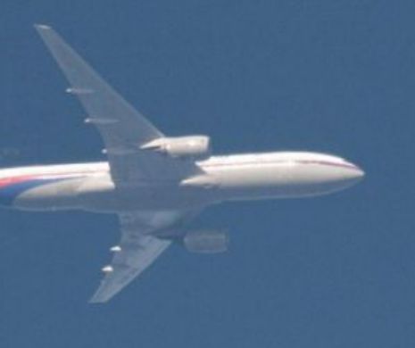 Un avion de mici dimensiuni a aterizat de urgenţă lângă autostradă în județul Sibiu