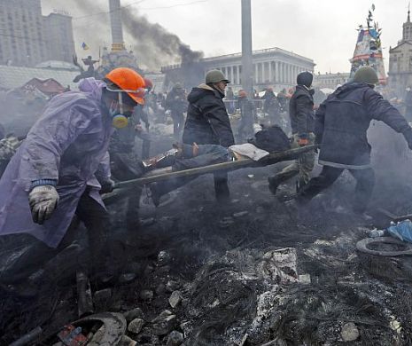 VIOLENȚE la Kiev. Trei persoane au fost rănite după ce un membru al Pravîi Sektor a deschis focul