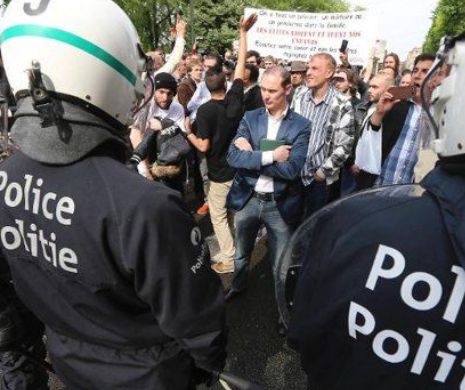 250 de persoane au fost reţinute la Bruxelles, în cursul unei manifestaţii împotriva acordului de liber-schimb între UE şi SUA