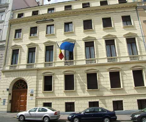 Ambasada politrucilor și a nevestelor de politicieni
