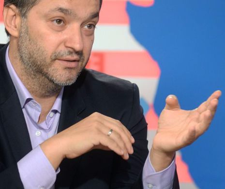 De ce preferă Crin Antonescu să moțăie în politica românească?