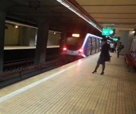 NEWS ALERT. Persoană căzută sub METROU, trafic blocat