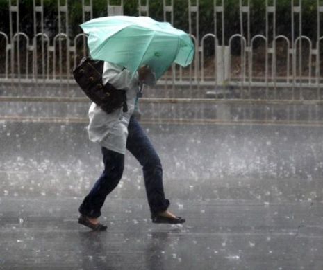 Precipitațiile căzute în Craiova a dus la inundarea a două gospodării