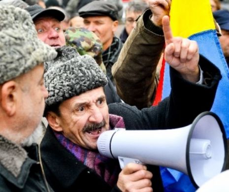 Proteste  fața Guvernului: revoluţionarii au blocat străzile din din Piața Victoriei