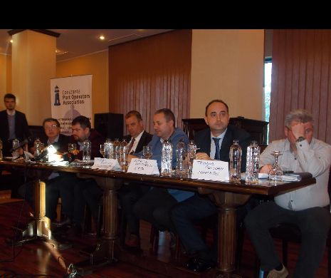 Proteste şi atacuri dure împotriva „deciziei politice” a guvernului privind cedarea Portului la primăria Constanţa