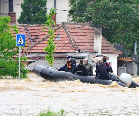 Puhoiul uriaș a intrat în România. Harta localităților care vor fi lovite de viitură