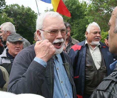 Revoluționarii forțează primirea indemnizațiilor