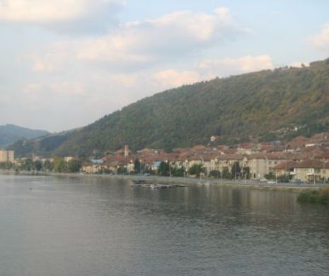 Stare de alertă în România. COD PORTOCALIU pe Dunăre. Zecid e HECTARE au fost inundate FOTO