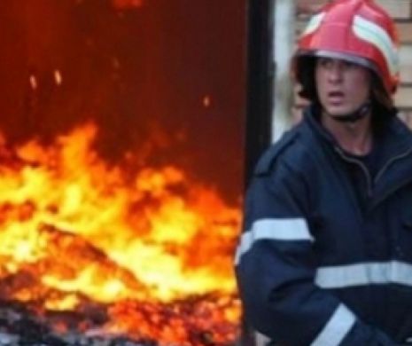 Un incendiu puternic a izbucnit în sectorul 2 al Capitalei. Pompierii au fost chemaţi de urgenţă