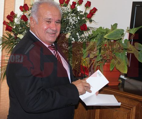 Urmașul baronului Mischie, președintele CJ Gorj- Ion Călinoiu, vrea să-și facă reclamă cu jumătate de milion de euro, bani proveniți din vistieria Consiliului Județean
