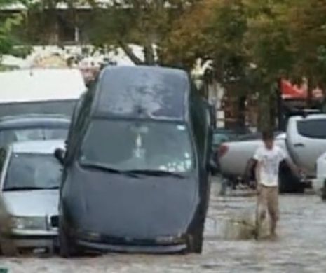 Vacanţă de COŞMAR pentru turiştii români din Turcia. Cum au rămas fără maşini, acte şi bani