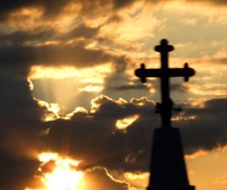 Banu' ochiul dracului: Doi preoţi s-au luat la bătaie chiar în BISERICĂ, la Valea Râmnicului. Unul din ei a ajuns la SPITAL
