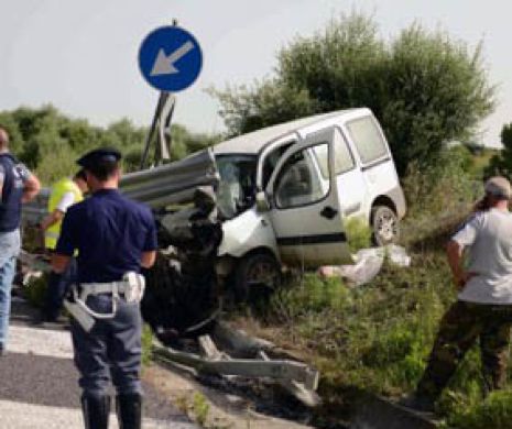 CARNAGIU pe o autostradă din Italia: Două românce au murit, iar alte trei persoane au ajuns în stare gravă la spital