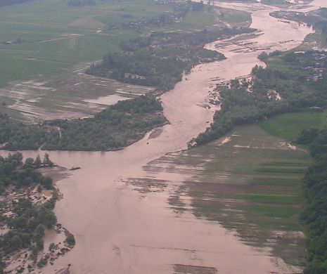 COD GALBEN de averse și vijelii în Capitală și alte patru județe